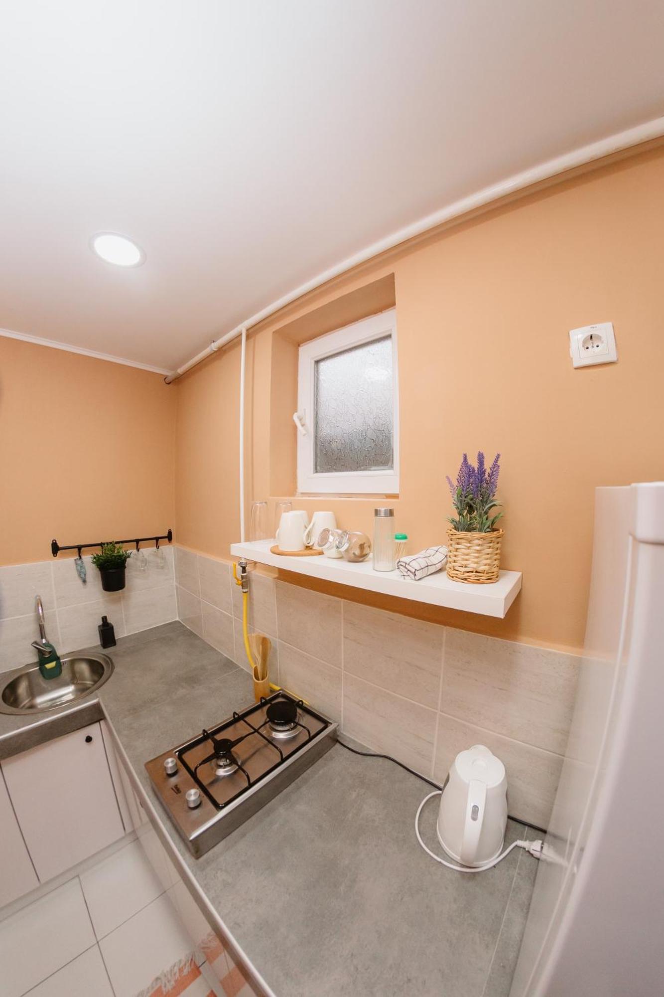 Guest House Lila Sombor Extérieur photo